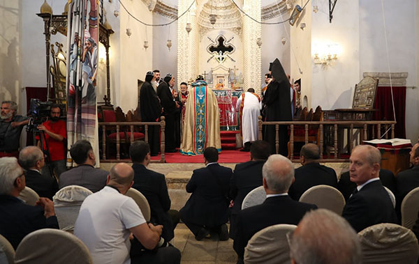 İki ateş arasında bir ayin hikayesi